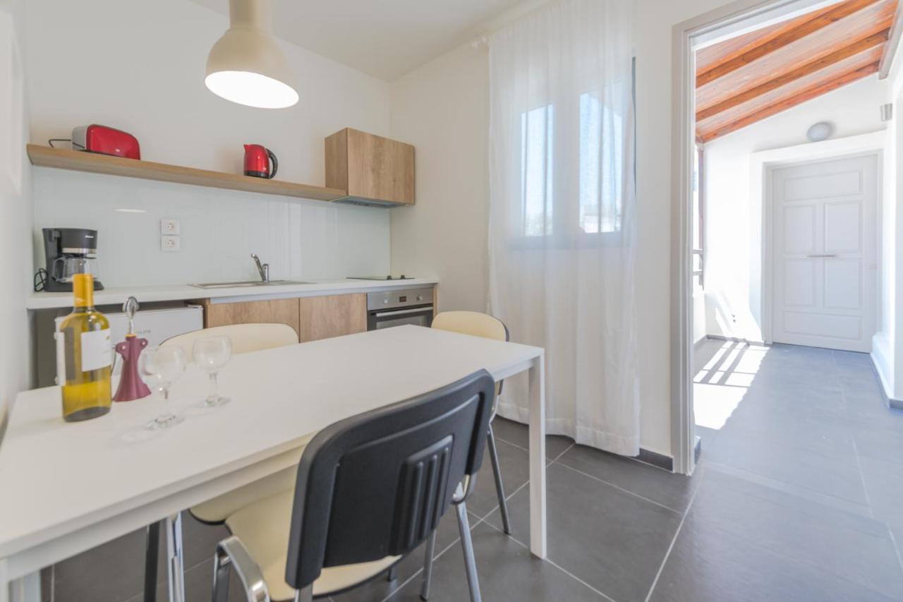 Rotunda Suites Kalamaki Exteriör bild